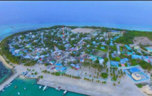 އުނގޫފާރުން މީހަކު ޕޮޒިޓިވްވެ، ރަށް މޮނިޓަރިންއަށް