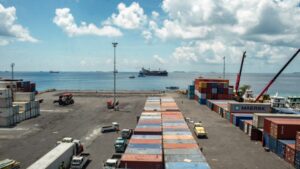 މިދިޔަމަހު އިމްޕޯޓް އެކްސްޕޯޓުން ދައުލަތަށް ލިބުނު އާމްދަނީ %15 ދަށަށް