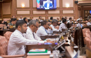 އަޚްލާގު ރަނގަޅު ޤައިދީންނަށް މަޢާފްދިނުމަށް ރައީސްއަށް ދެންނެވުމަށް ފާސްކޮށްފި