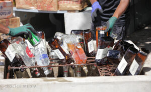 ފުޅާ ދާއިރާއެއްގައި ރަލުގެ ވިޔަފާރިކުރާ އިންޑިއާ ބަޔަކު ހައްޔަރުކޮށްފި