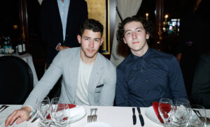 އެކި ފަހަރު މަތިން އަމިއްލައަށް މަރުވާން މަސައްކަތް ކުރިން: ފްރޭންކީ ޖޯނަސް