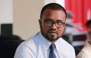 ޝަރުއީ ދާއިރާގެ ހިންގުން ބޮއްސުން ލަމުންދާއިރު، ސަރުކާރައި މަޖިލިސް އޮތީ ގަދަ ނިދީގަ: މުހުތާޒު