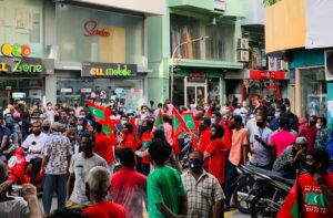 ހުރަސްތަކާއި އެކުވެސް އިދިކޮޅުން މުޒާހަރާ ކުރިއަށް