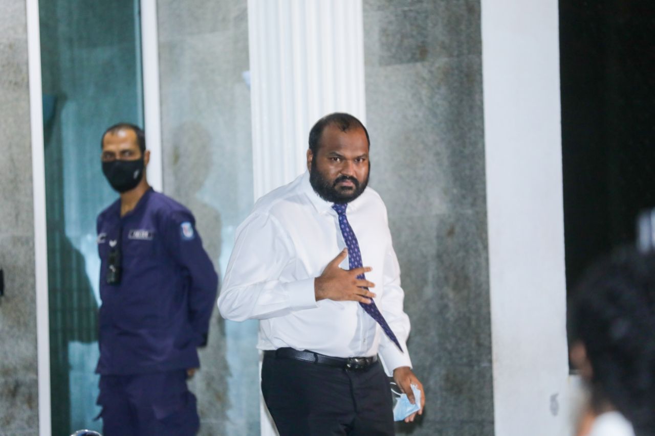 އަލީގެ ޕާސްޕޯޓު މައްސަލައިގައި ރަޖިސްޓްރާގެ ނިންމެވުން އިސްތިއުނާފުކުރަން ހުށަހަޅައިފި