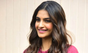 އާ ހެއަރސްޓައިލްގައި ސޯނަމްގެ ފުރަތަމަ ފޮޓޯ!