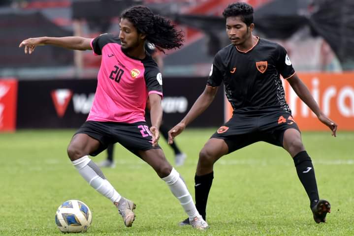 އީގްލަސް މެޗު މާލޭގައި