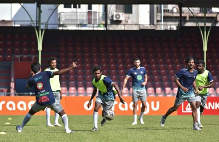 ސަސްއަށް އިިތުރު ބިދޭސީ ދެ ކުޅުންތެރިން