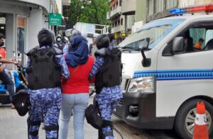 އިދިކޮޅު މުޒާހަރާ ހުއްޓުވައި، މީހުން ހައްޔަރުކުރަނީ