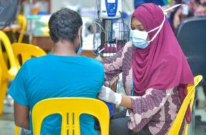 ހުކުރު ދުވަހު ވެކްސިން ފުރިހަމަކުރީ 284 މީހުން