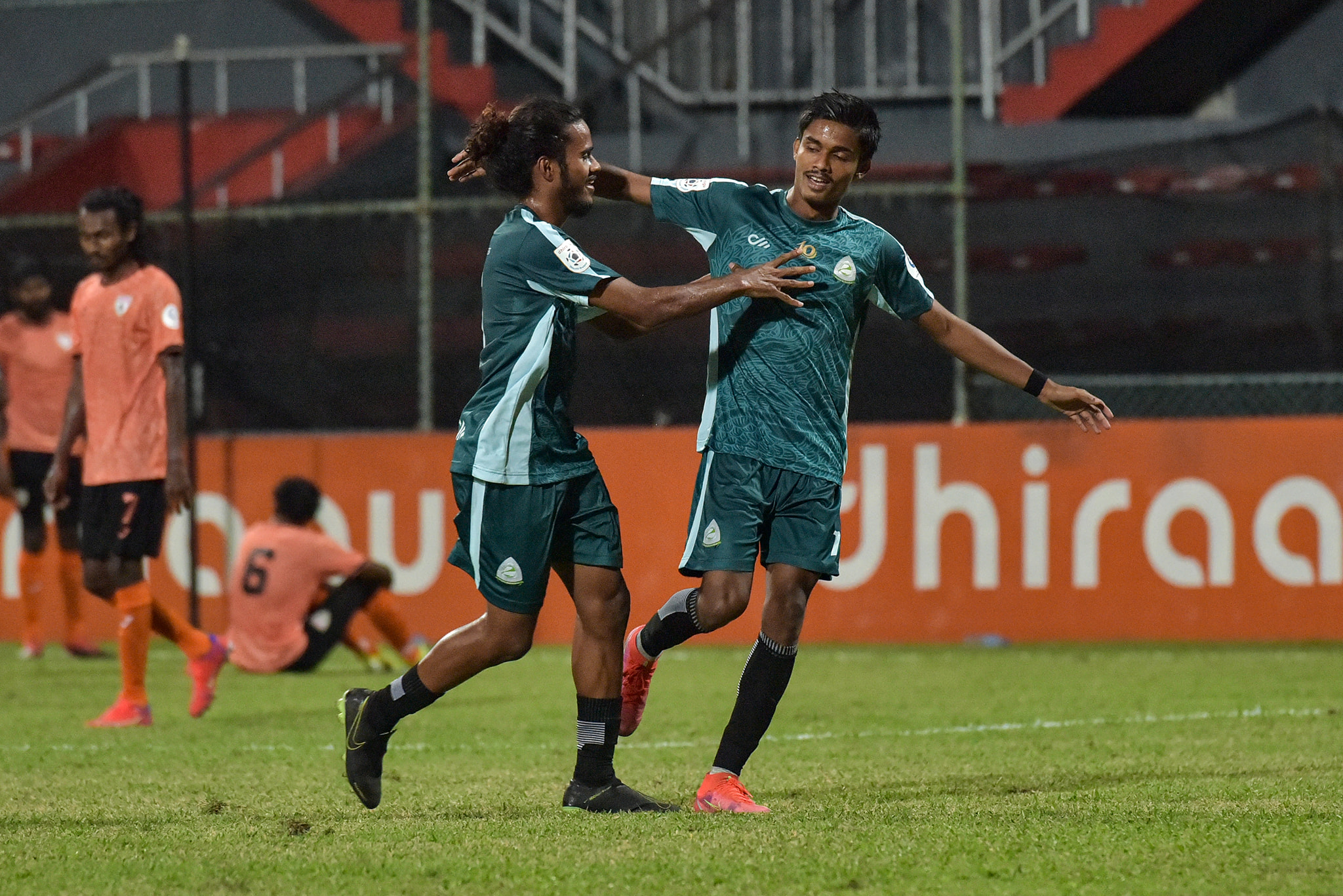 ގްރީން ސްޓްރީޓްސް އިން އީގަލްްސް މޮޅުވިޔަނުދީ ހިފަހައްޓައިފި