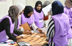 އެއްވެސް ރައްޔިތަކު ވޯޓުލުމުގެ ހައްޤަކުން މަހުރޫމް ނުކުރެވޭނެ: އިލެކްޝަންސް
