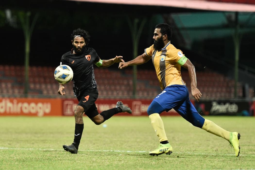 އީގަލްސް އިން ވެލެންސިއާ ހިފަހައްޓައިފި