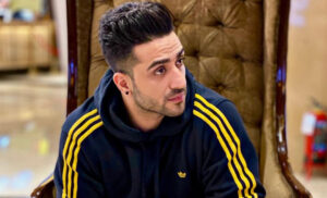 ފޭނަކު އަލީ އަށް ކައިވެނި ހުށަހަޅައިފި