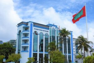 އާރްޑީސީގެ އޮފީސް ފަޅާލި މައްސަލާގައި 3 މީހުން ހައްޔަރުކޮށްފި