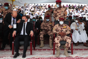 ފްރޮންޓް ލައިނުގައި ސިފައިންނާ ބައްދަލު ކުރައްވަނިކޮށް އަވަހާރަވި ޗާޑުގެ ރައީސްގެ ޖަނާޒާ ބާއްފައިވި