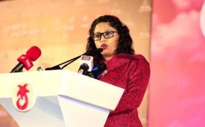ލޮލަށް ނުފެންނަ ފްލެޓެއް ޖައްވުގައި އަޅާފަތޯ ފްލެޓް ދޫކޮށްލަން ތިކިޔަނީ: ހީނާ 