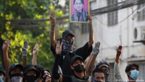 ބަޢާވާތާ އިދިކޮޅު ފަރާތްތަކުން މިޔަންމާގައި ގައުމީ އެއްބައިވަންތަ ކަމުގެ ސަރުކާރެއް އެކުލަވާލައިފި