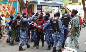 ޢާންމު ތަންތަނުގައި އެއްވެއުޅުން މަނާކުރާ އިޞްލާހުގެ މަސައްކަތް މިމަހު ނިންމަނީ