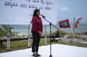 ހުޅުދޫ، މީދޫ، ރައްޔިތުން ބާކީނުކުރާނެކަން ރައީސް ޞާލިހު ސާބިތު ކޮށްދެއްވައިފި: ރޮޒޭނާ