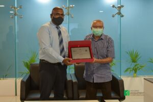 އުމަރު ޒާހިރު ހުޅުމާލޭގެ ތަރައްޤީއަށް ކޮށްދެއްވާފައިވާ ޚިދުމަތުގެ އަގު ވަޒަންކޮށްފި
