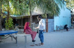 މާންސް ޖަމްއިއްޔާގެ ފަރާތުން މަތިވެރީ ކޮންމެ ގެއަކަށް މުޞްހަފެއް ހަދިޔާކޮށްފި