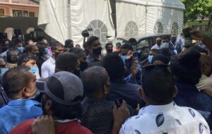 އިންތިޚާބީ މަރުކަޒަށް ނަޝީދު ވަޑައިގަތުމާއިއެކު މަސްރަހު އިތުރަށް ހޫނުވެއްޖެ
