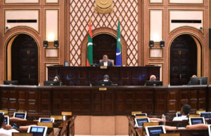 މަޖިލިހުގެ މުވައްޒަފުންގެ މުސާރަ ބޮޑުކުރަނީ