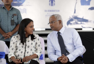 ފޯނު ކޯލަކުން ޒަހާ ވަކިކުރެއްވީ، މަޝްވަރާކުރުމެއް ނެތި