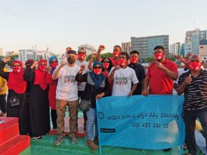 މަސައްކަތްތެރިން ކަނޑުމަތީގައި ބޭއްވި އިޚްތިޖާޖު