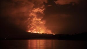 ކޮންގޯގެ އަލިފާން ފަރުބަދައެއް ގޮވާ، އެތައް ބަޔަކު ރައްކާތެރި ސަރަހައްދުތަކަށް ބަދަލު ކޮށްފި