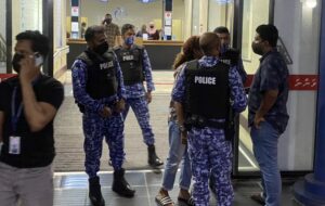 ރައީސް ނަޝީދަށް ހަމަލާދޭން އުޅުނު ފަރާތްތައް ހޯދައި ޤާނޫނުގެ ކުރިމައްޗަށް ހާޒިރުކުރުމަށް ޕީޕީއެމްއިން ގޮވާލައިފި