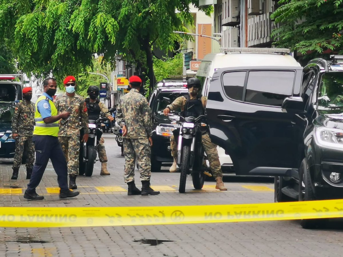 ފާޚާނާގައި ފިސްތޯލަ ބޭއްވި ސިފައިންގެ މީހާ، ޒިންމާއިން އެކަހެރިކޮށް މައްސަލަ ޕޮލިހަށް