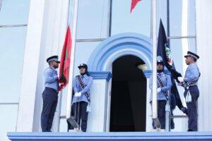 އިސް އޮފިސަރުން މަގާމުން ވަކިކުރުން! އިސްލާހީ ހެޔޮ ބަދަލެއްތަ؟