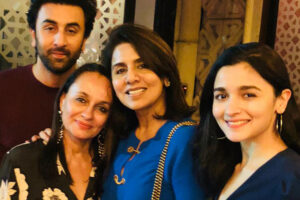 އާލިއާ އާއި ރަންބީރުގެ މަންމައިންގެ ސެލްފީއެއް!