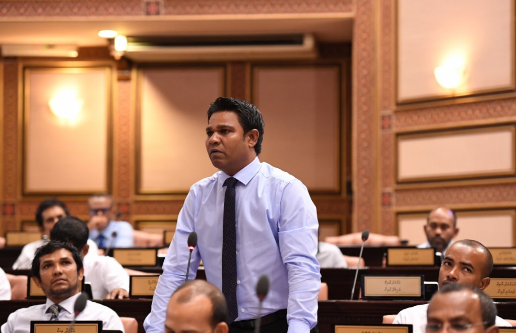 ފެނިގެންދަނީ އަނިޔާގެ މައްސަލަތައް ސިޔާސީ ނުފޫޒުން އޮބިގެންދާތަން: އިދިކޮޅު