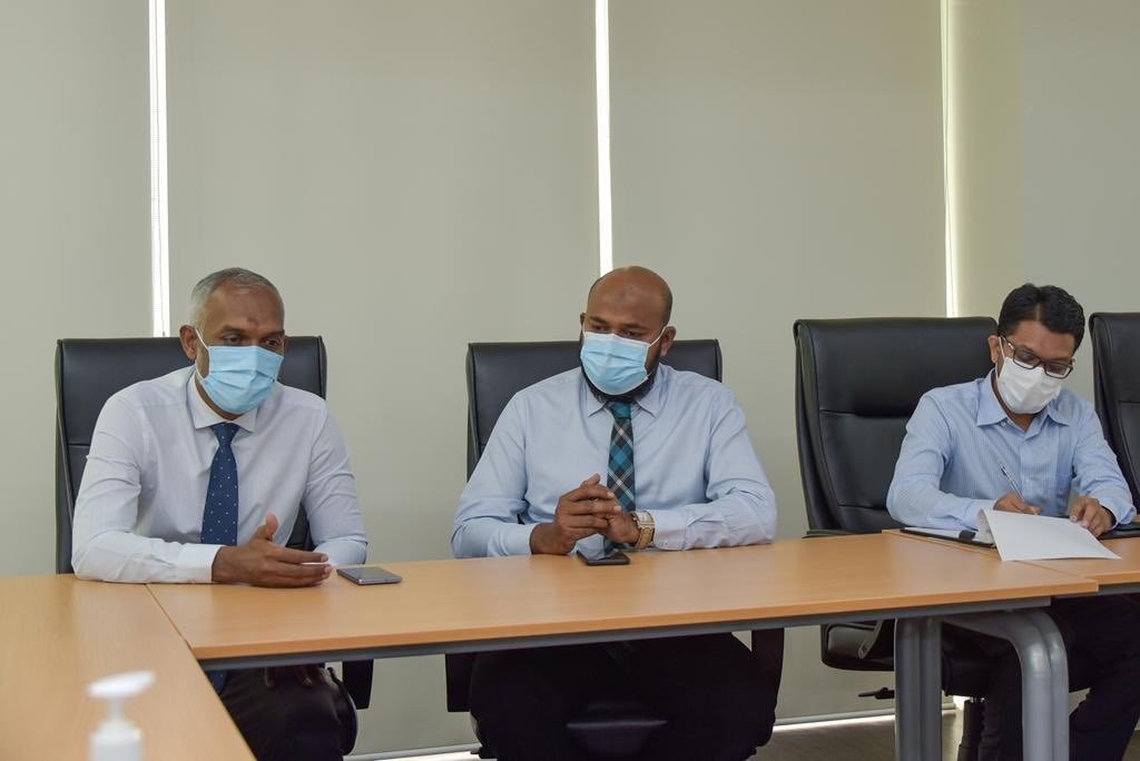 ހުމާލޭ މުނިޕަލް ޚިދުމަތްދެމުންދާ ގޮތުގެ މައުލޫމާތު އިންތިޚާބީ މޭޔަރާއި ކައުންސިލަރު އޮޅުންފިލުވައިފި
