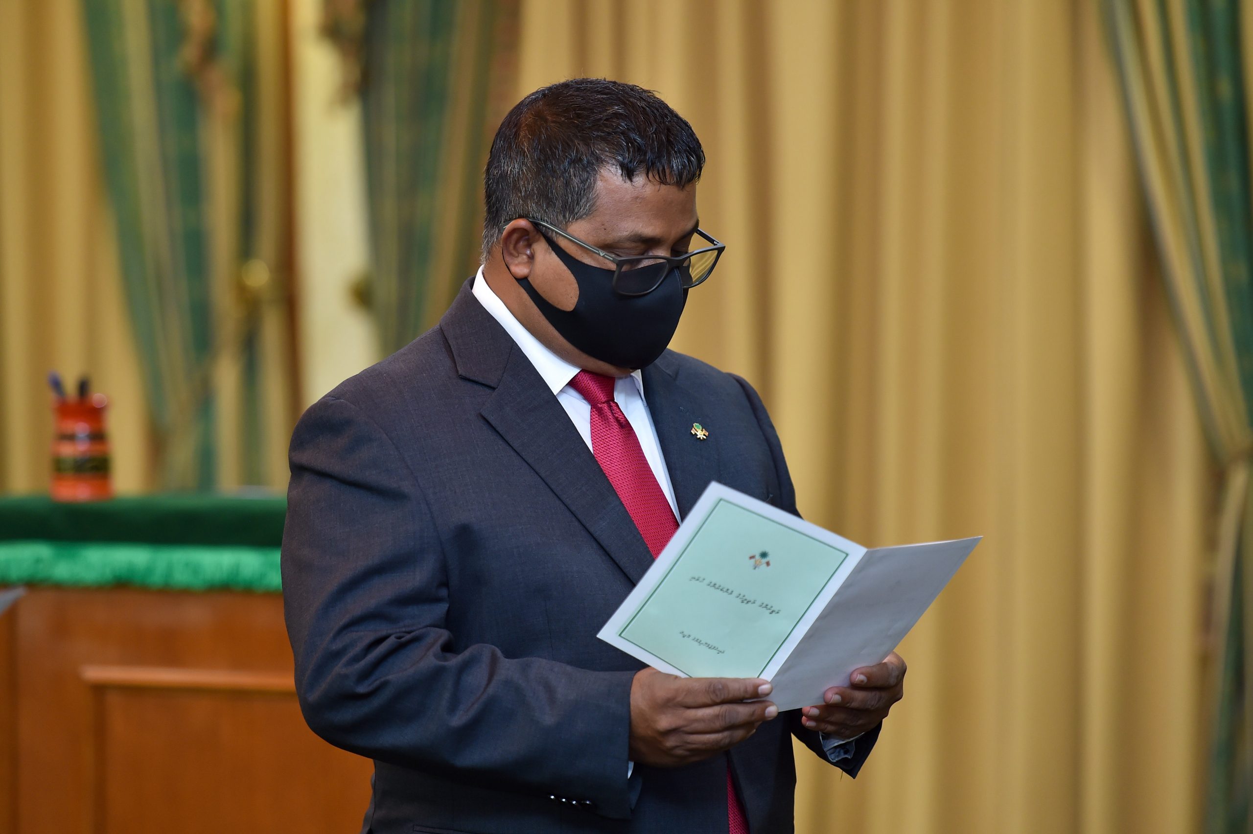 ކުންފުންޏެއްގައި ޑރ.ޙުސައިންގެ ހިއްސާ އޮތުމުން ރުހުން ދިނުމަށް ލަފާހޯދަނީ