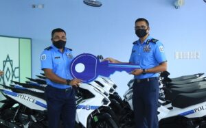 ޕޮލިސް ކޯޕަރޭޓިވް ސޮސައިޓީ ފުލުހުންނަށް ސައިކަލްތަކެއް ހަދިޔާކޮށްފި