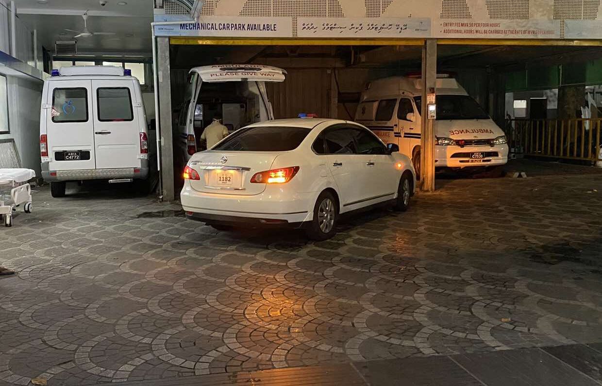 ކާރުކޮޅަށް ދިން ހަމަލާއާއި ގުޅިގެން ރައީސް ނަޝީދަށް އޭޑީކޭގައި ފަރުވާދެނީ