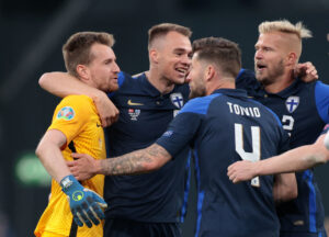 ޔޫރޯގައި ފިންލޭންޑް ކުޅުނު ފުރަތަމަ މެޗުން މޮޅުވެއްޖެ