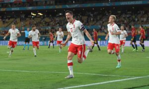 ޕޮލެންޑާ އެއްވަރުވެ ސްޕެއިންއަށް އިތުރު ބޮލުގައި ރިހުމެއް