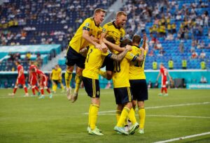 ފަހު ވަގުތު ޖެހި ލަނޑުން މޮޅުވެ ސްވިޑެން އަށް ގްރޫޕްގެ އެއްވަނަ