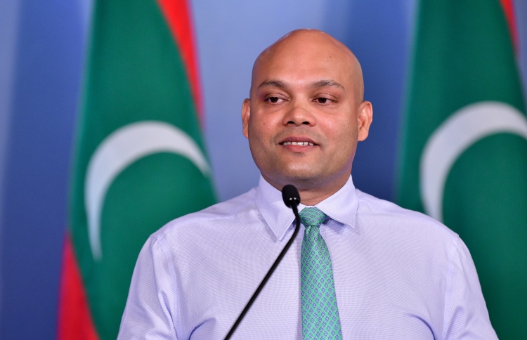 ފޮރިން ރިލޭޝަންސް އޮފީސް ހިންގެވުން ހޫދު އާއި، ހަވާލުކޮށްފި
