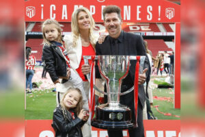 އެތުލެޓިކޯއަށް ތަށި ހޯދައިދިނުމަށްފަހު ސިމިއޯނީ ރާއްޖޭގައި