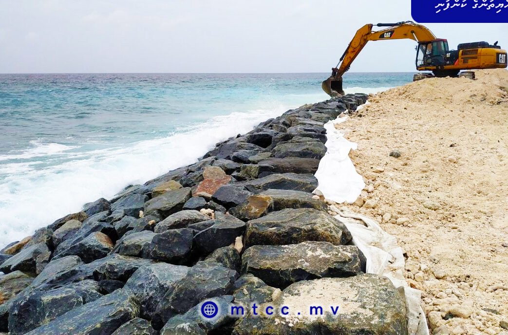 ހެނބަދޫ ގޮނޑުދޮށް ހިމާޔަތްކޮށް، ރިވެޓްމެންޓް ޖެހުމުގެ މަސައްކަތް ފަށައިފި