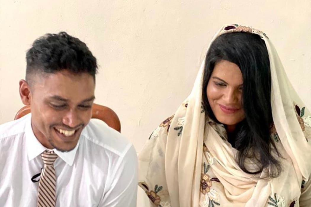 މެމްބަރު ޚައިތަމް އާއި އަނބިކަނބަލުންނަށް އިންޒާރުދިން މައްސަލައެއް ޕޮލިހަށް