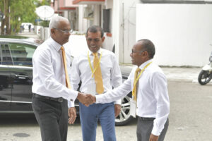 ރައީސް ސާލިހުގެ ފަހަތްޕުޅުގައިވެސް، އެކުގައިވެސް ނަޝީދު ހުންނަވަން ޖެހޭ ހާލަތެއް ނާންނާނެ: ހަސަން ލަތީފް