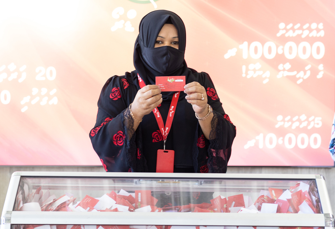 ރެޑްވޭވް ރޯދަ ސޭލްގެ ނަސީބުވެރިން ހޮވައިފި