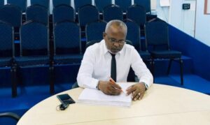 މާލޭގެ ރައްޔިތުންގެ ބޯހިޔާވަހިކަމަށް މުއިއްޒަށް އެއްބާރުލުންދޭނަން، ފުރައްސާރައަށް ފަހަތަކަށް ނުޖެހޭނަން: ޒަމީރު