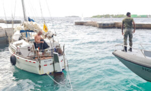 ހާލުގައި ޖެހިގެން މާލެ ފަޅުތެރެއަށް ބޭރުގެ ޔޮޓެއް ވަދެއްޖެ